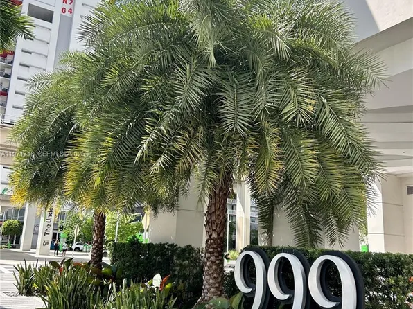 999 SW 1st Ave, Miami, FL