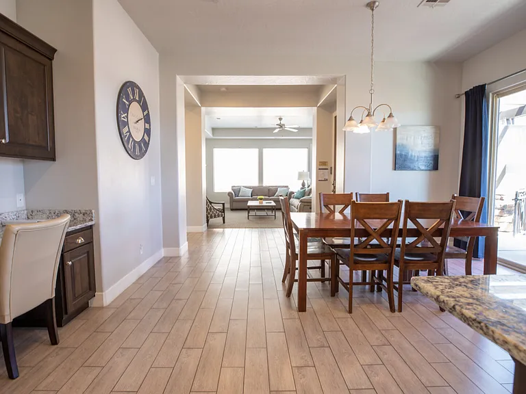 E Bay Hill Dr — Photo 9
