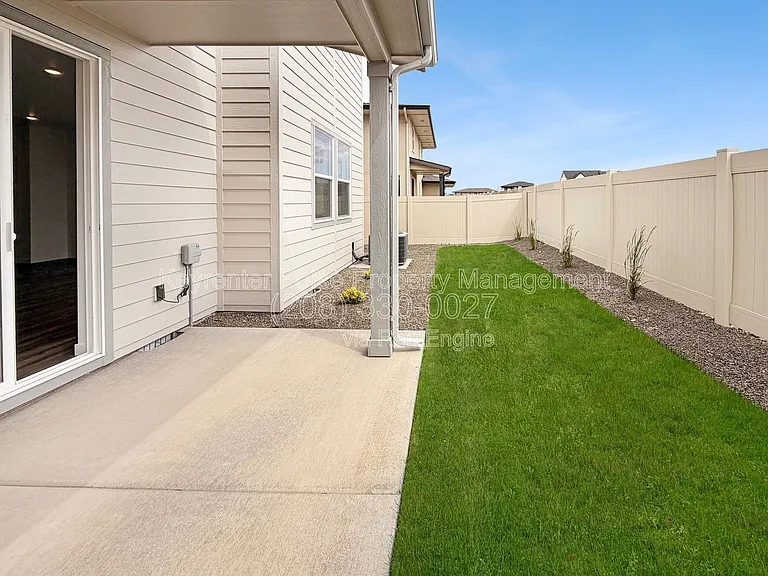 1760 N Big Star Ave — Photo 18