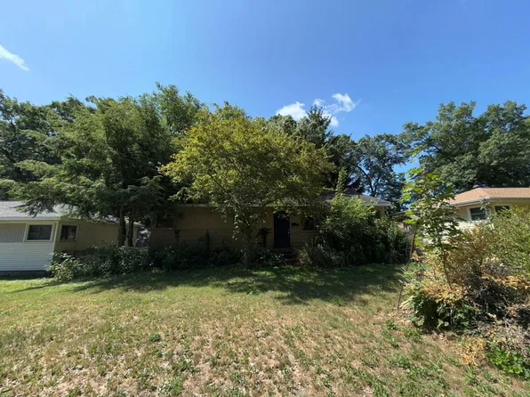 1444 Southlawn Dr SW, Wyoming, MI 49509
