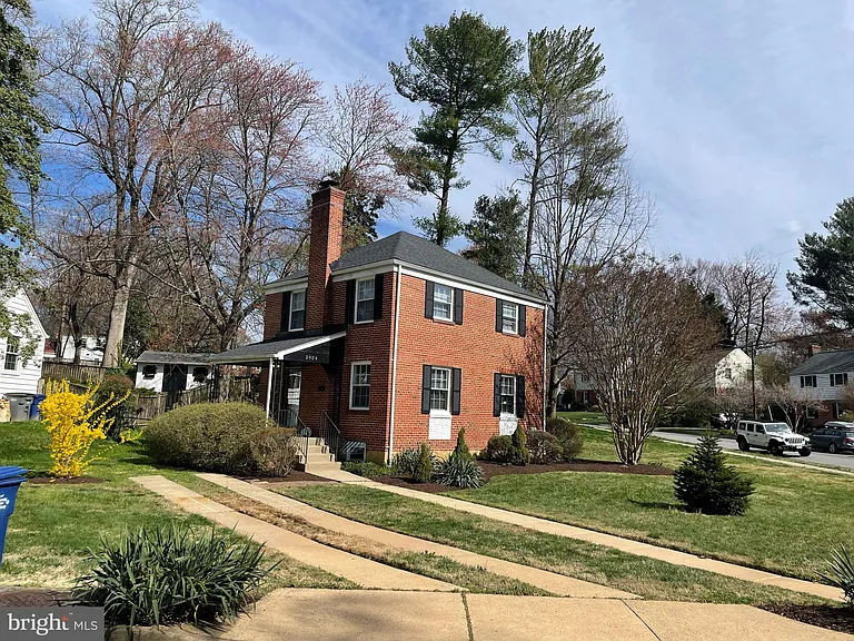 2924 Marshall St — Photo 42