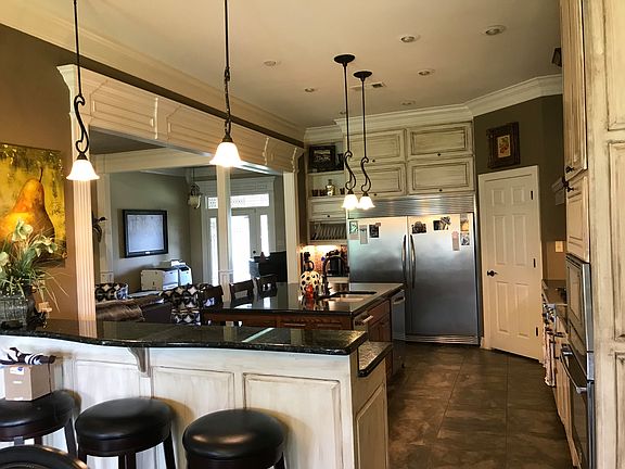 4th image of 9 Hall Dr