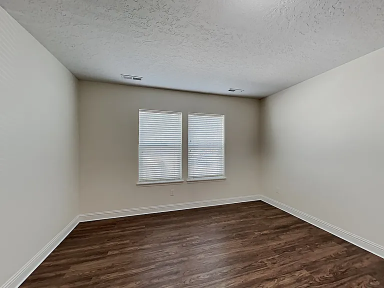 63 S Lancaster Dr — Photo 6