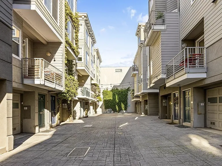 18 Scott Aly — Photo 14