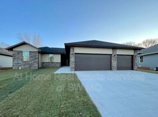 3904 W Linwood St, Springfield, MO 65807