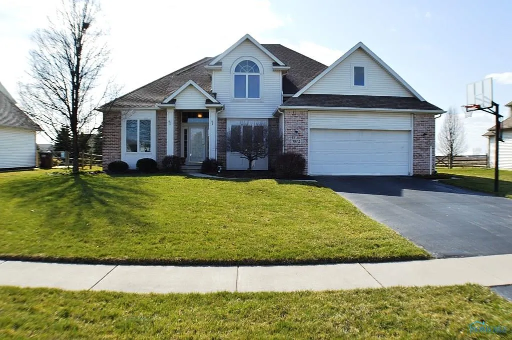 1072 Bending Brook Ln photo 1