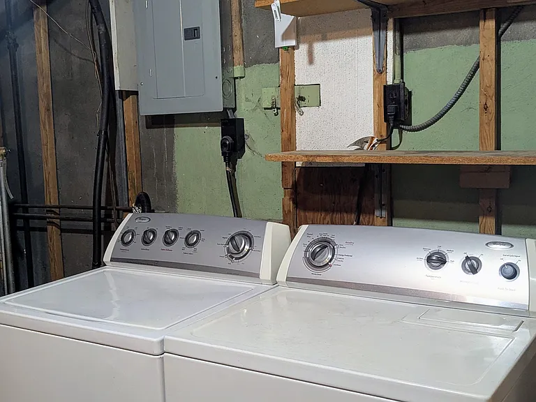 The home comes with a washer and dryer in the lower level laundry room.