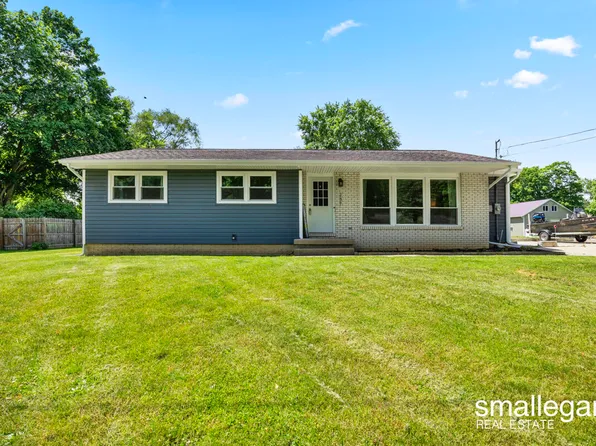 237 S Higbee St, Lyons, MI 48851
