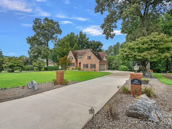 123 Golden Oak Dr, Statesville, NC 28625