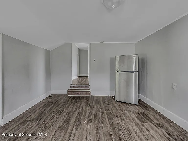 301 N Bromley Ave #1 — Photo 5