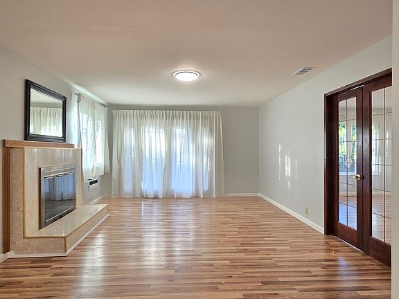 5th image of 2795 Fountain Oaks Dr