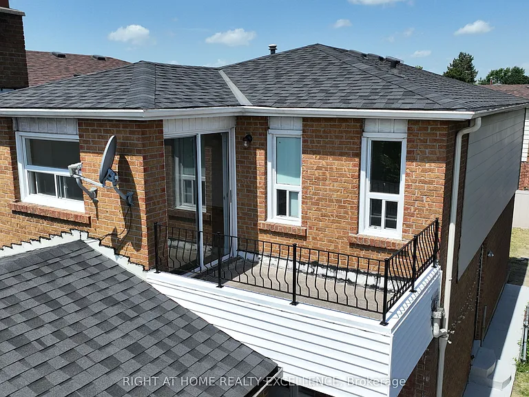 10 Banting Cres #UPPER — Photo 18