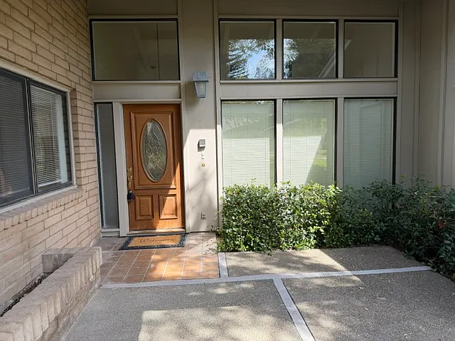 2 bed, 2045 sqft, $3,700 — Photo 3