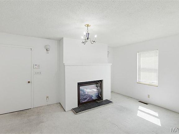 4th image of 1936 Fernwood Rd