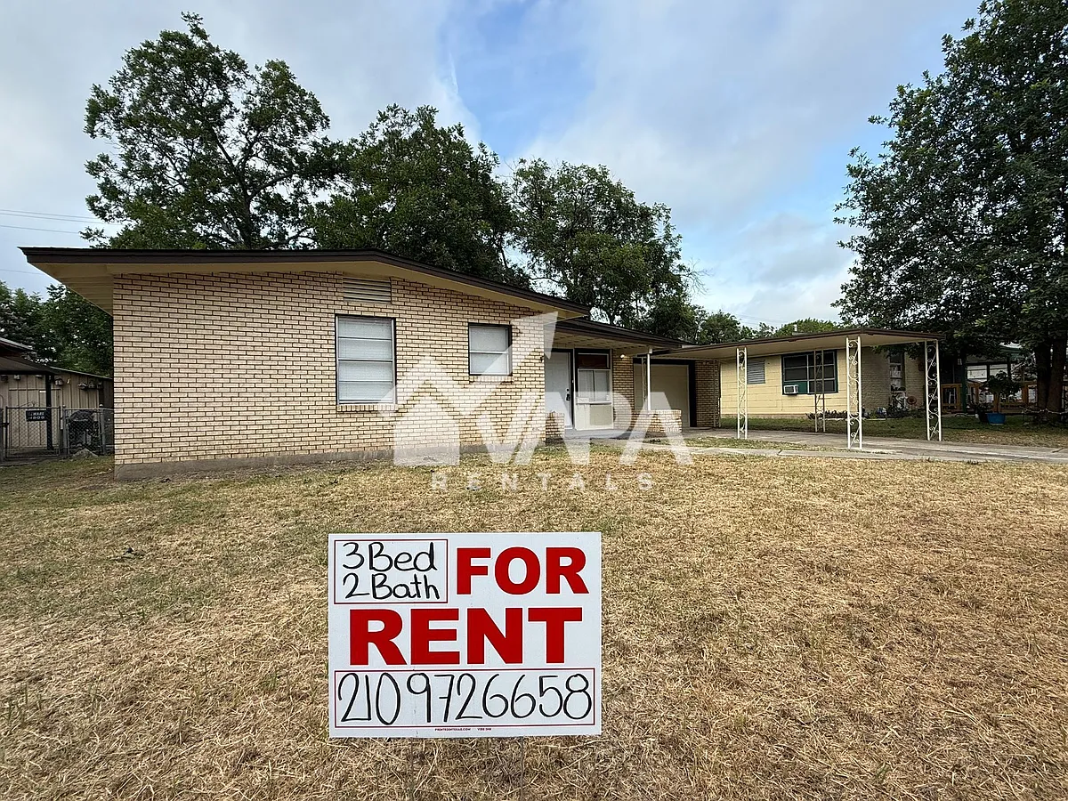 Building Photo - 230 Craigmont Ln