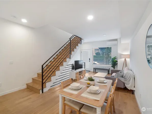5240 Brooklyn Ave NE, Seattle, WA