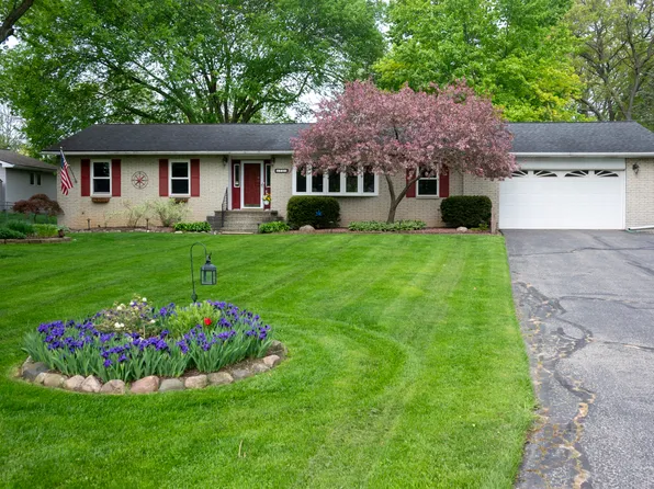 4546 Rohr Rd, Lake Orion, MI 48359