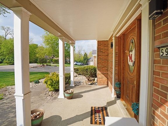 3rd image of 5943 Creekside Dr