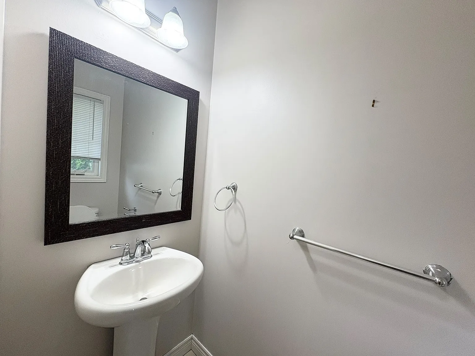 3 bed, 1200 sqft, $2,600 — Photo 4