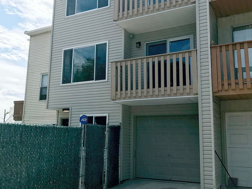 1st image of 16 Alexsandra Ct
