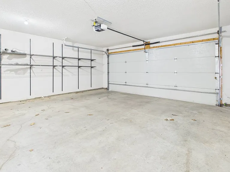703 Iron Horse Dr — Photo 19