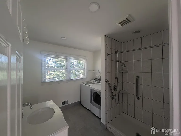 6 Hillside Ave — Photo 16