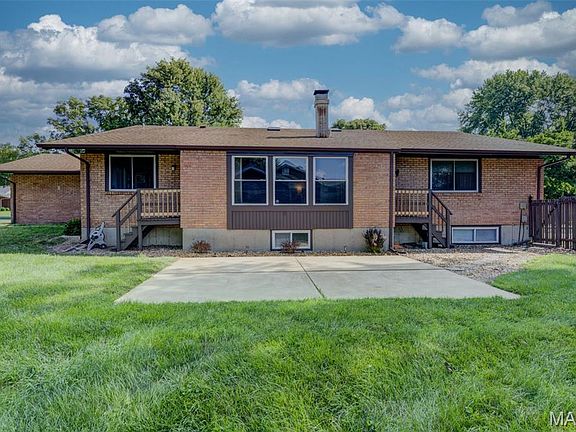 3rd image of 13248 Hobnail Dr