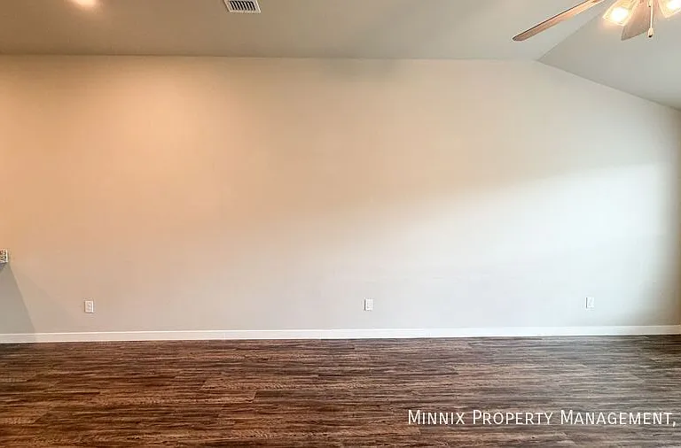 2129 Kokomo Ave #B — Photo 9