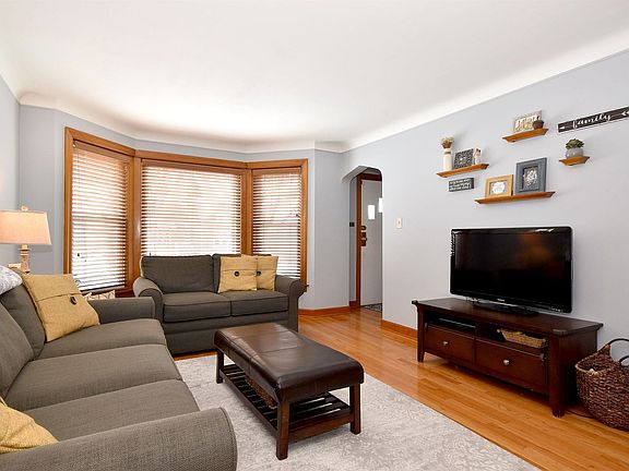5th image of 5307 N Melvina Ave