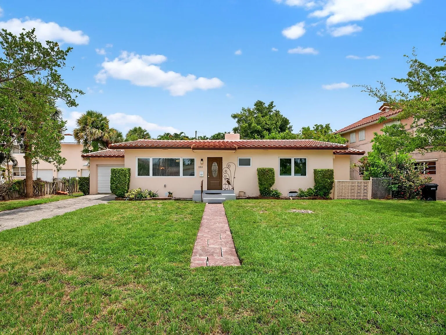 3 bed, 2.5 bath, 1761 sqft, $4,500 — Photo 1