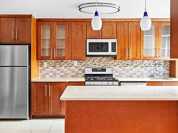 5th image of 212 E Broadway APT G0701