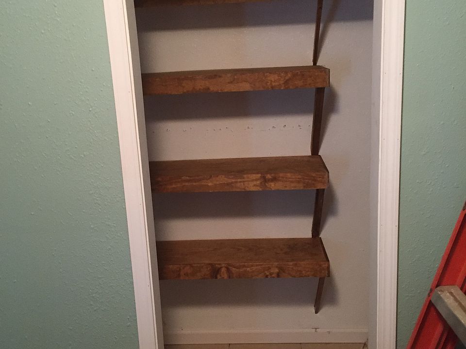 Walk in pantry