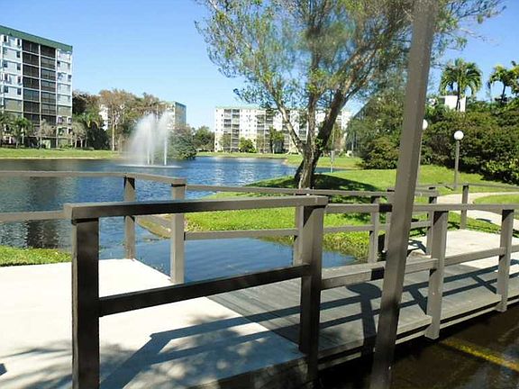 2nd image of 2206 S Cypress Bend Dr APT 706