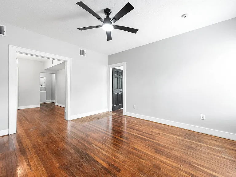 2511 Arbor St — Photo 6