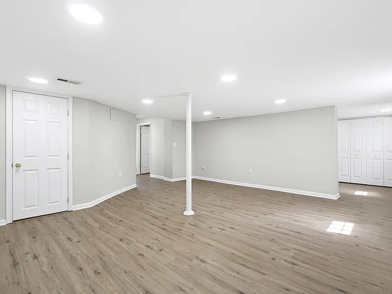 8129 Woodholme Cir #A — Photo 11