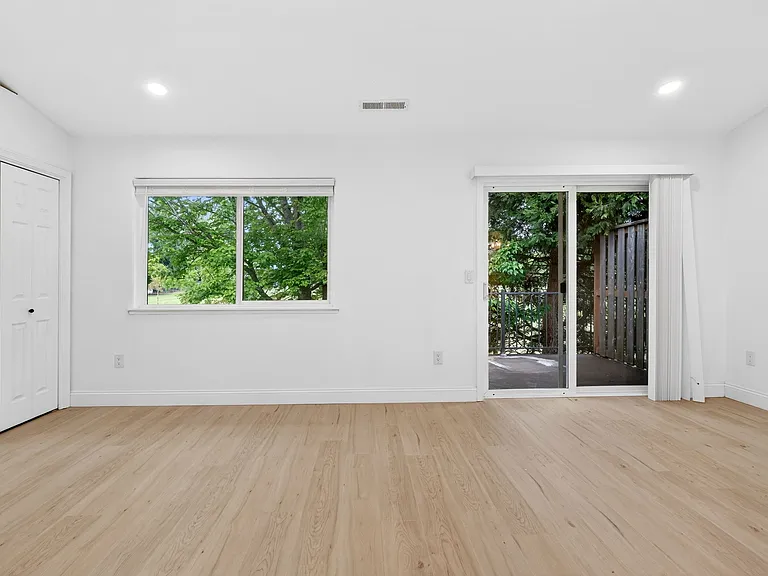 443 Harris Ln — Photo 11