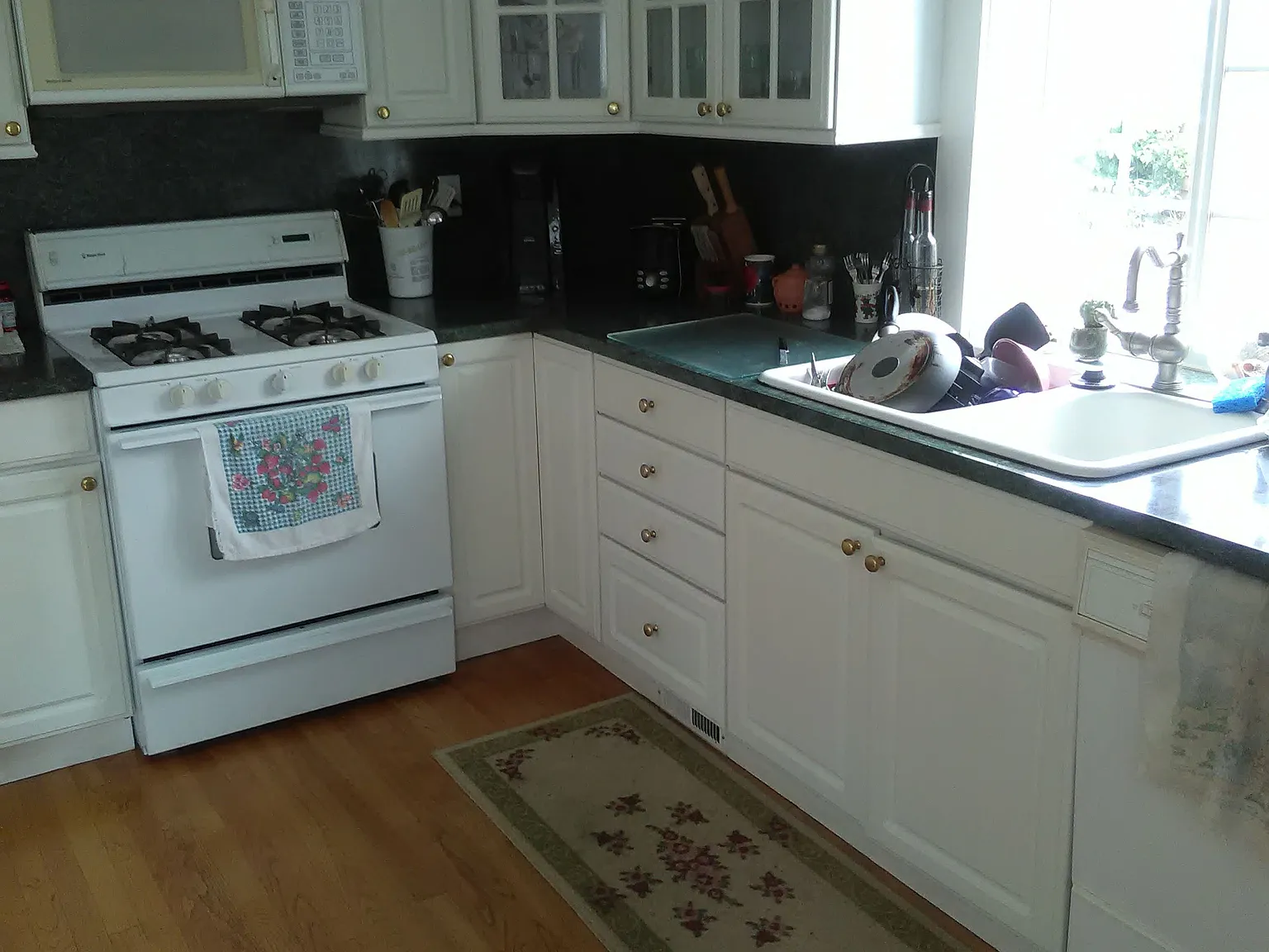 3 bed, 1230 sqft, $2,700 — Photo 3