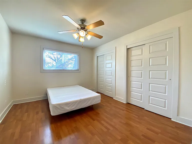 3815 Guadalupe St #207 — Photo 7