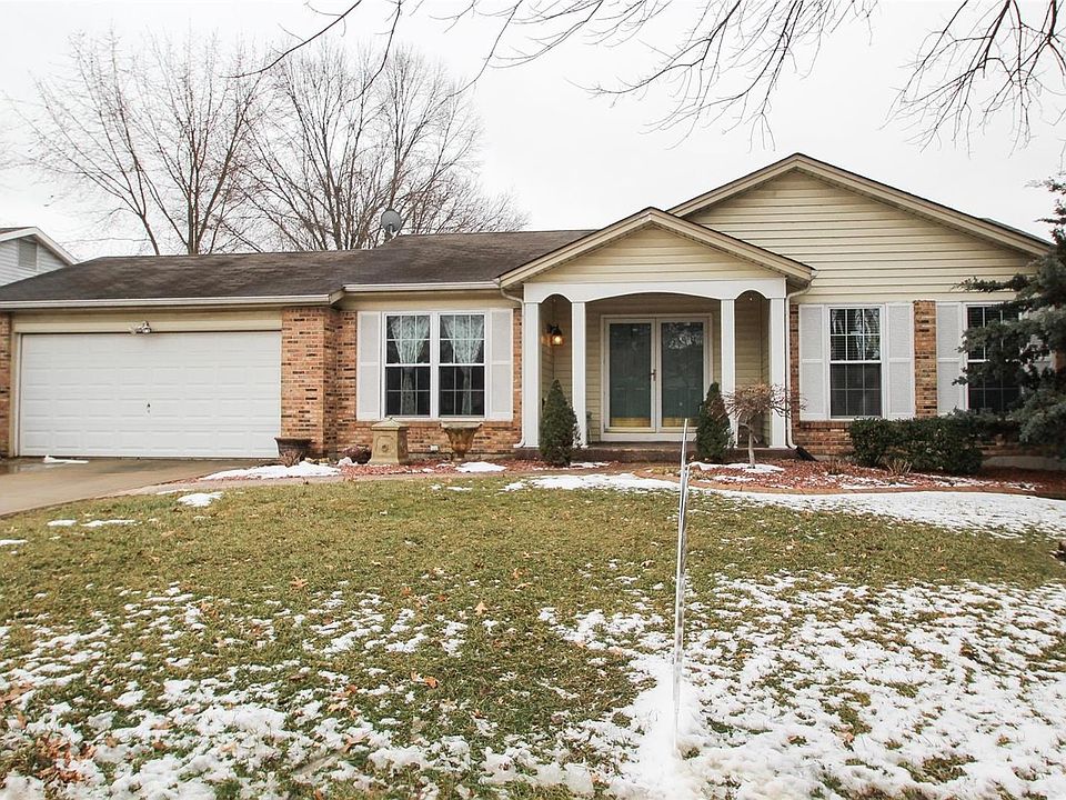Welcome to 108 Calwood Dr. in St. Peters.