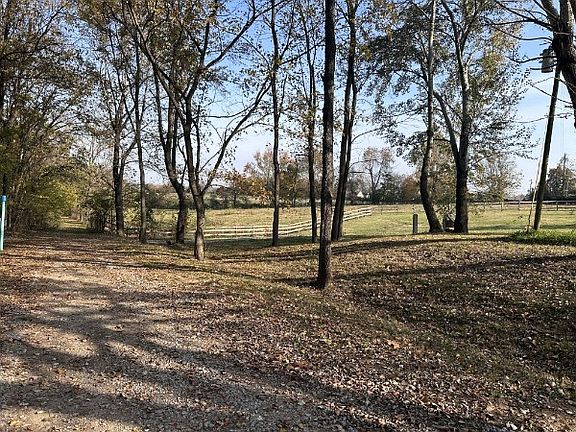 3rd image of 1399 Good Hope Cemetery Rd