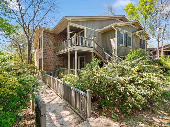 2058 Woodlawn Dr SW, Huntsville, AL 35802