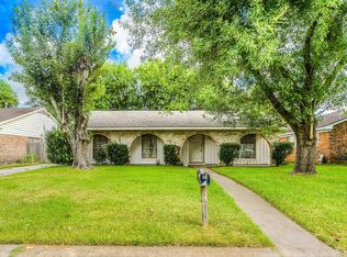 11906 Barrett Brae Dr, Houston, TX 77072