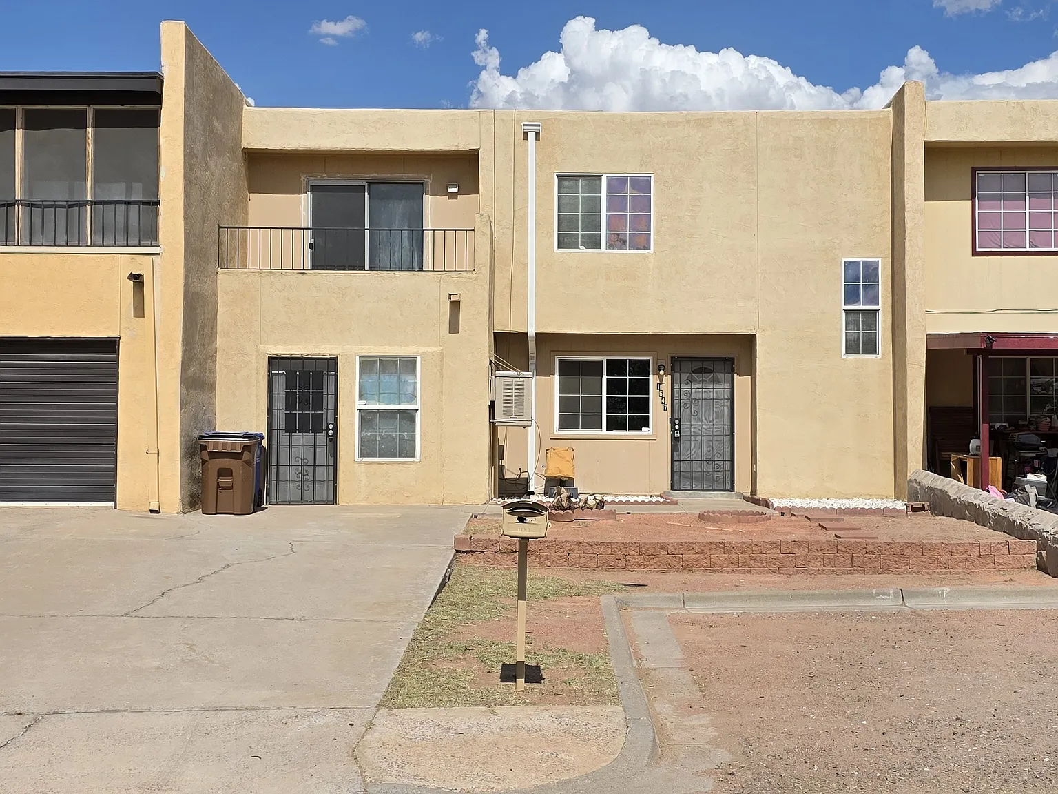 3 bed, 2.5 bath, 1729 sqft, $1,450 — Photo 1
