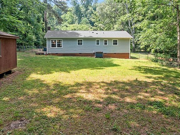 3rd image of 210 Auden Dr