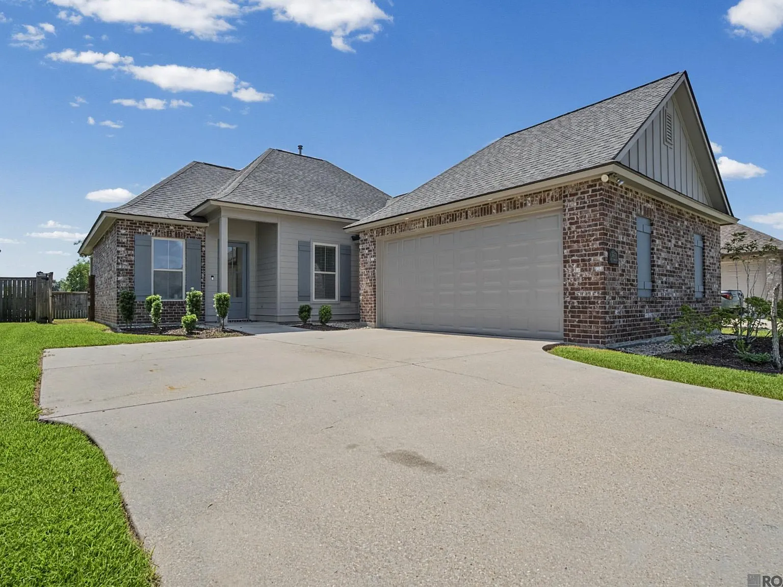 3 bed, 1834 sqft, $2,900 — Photo 1