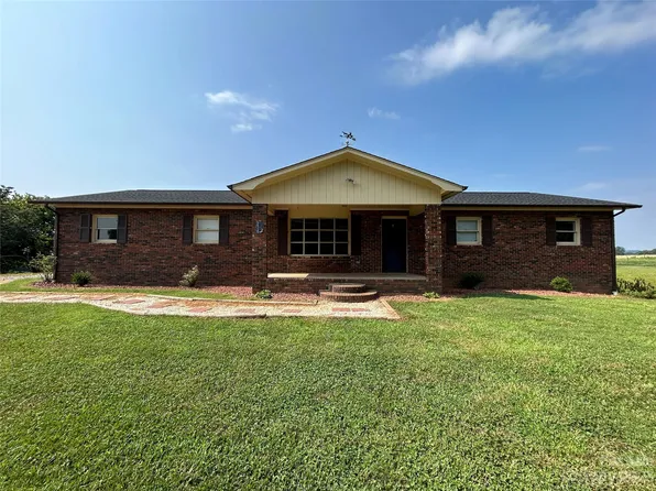 276 Marsh Rd, Hiddenite, NC 28636