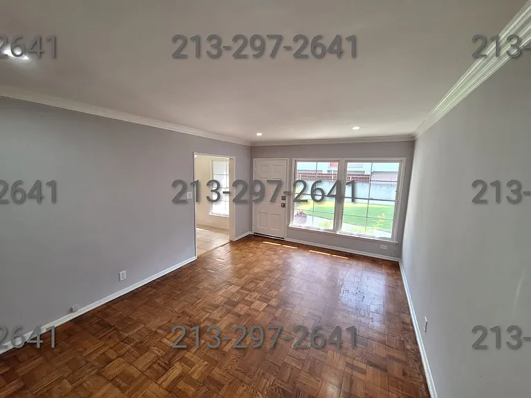 145 1/2 S Hoover St — Photo 2