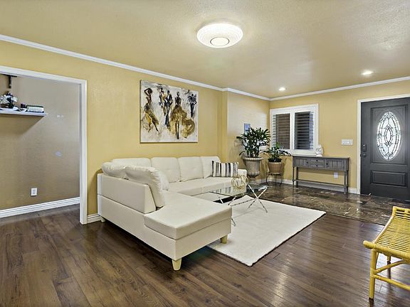 2nd image of 3364 Pine Creek Dr