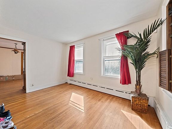 5th image of 14 Foster St