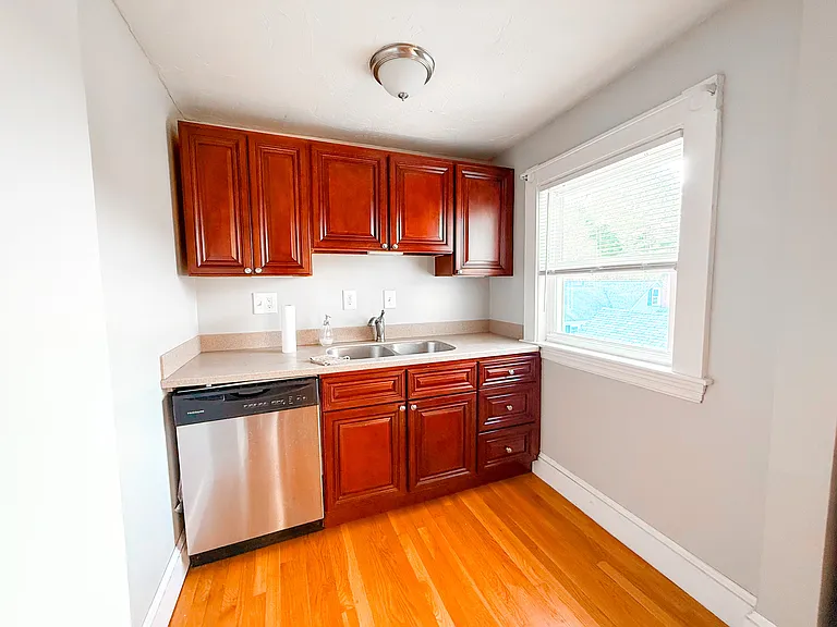 3 Elm St #2 — Photo 3